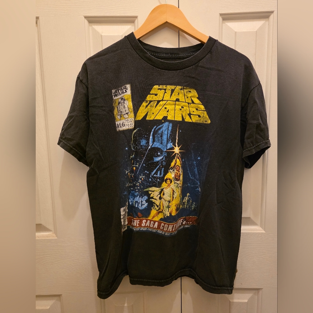 Star Wars Retro Movie Poster Graphic Tee Shirt- Size Large- EUC (like new) 🛰
